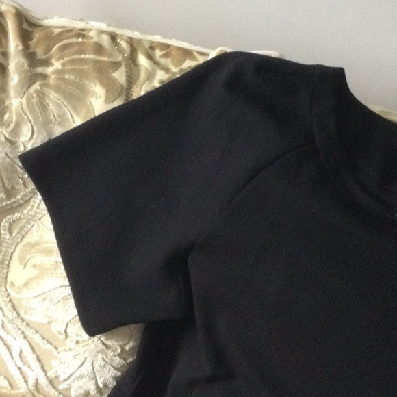 Black chic short sleeve top - Picture 4 of 6